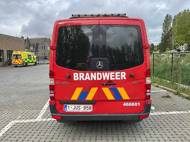 2007 mercedes benz 515 cdi brandweerwagen bestelwagen - afbeelding 19 van  24