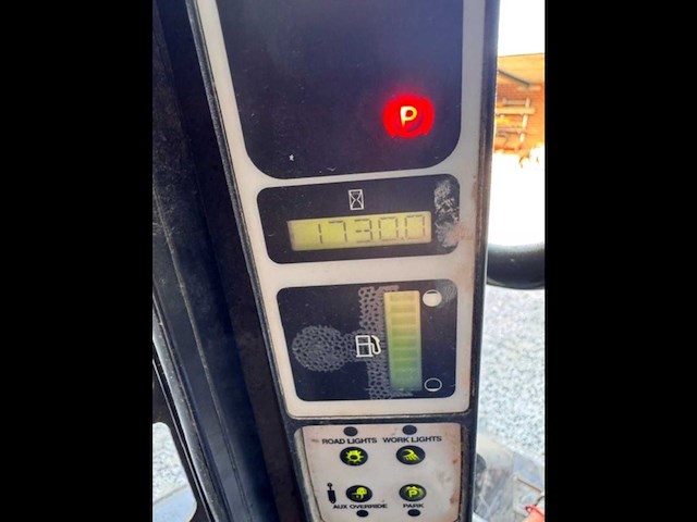 2007 new holland l170 schranklader - afbeelding 10 van  12