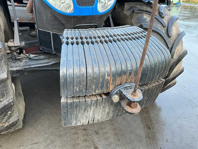 2007 new holland t7050 4wd sa vierwielaangedreven landbouwtractor - afbeelding 12 van  16