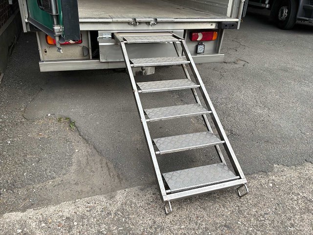 2007 nissan atleon gekoelde vrachtwagen - afbeelding 17 van  44