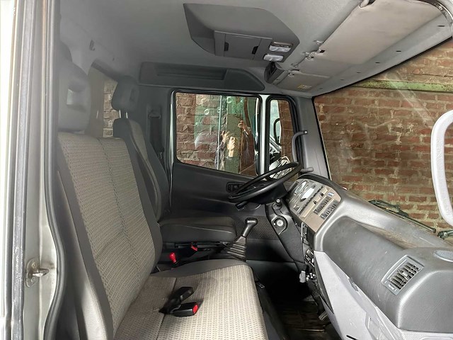 2007 nissan atleon gekoelde vrachtwagen - afbeelding 21 van  44