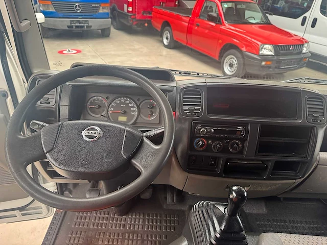 2007 nissan cabstar - 103.000km - 1ste eigenaar - kraan - afbeelding 9 van  16