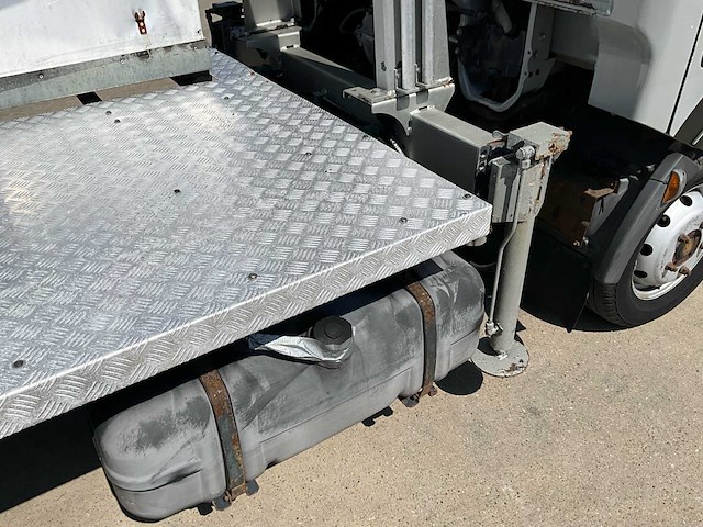 2007 nissan cabstar ladderlift / verhuiswagen - functioneel - afbeelding 10 van  48