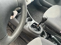 2007 peugeot 107 personenauto - afbeelding 11 van  25