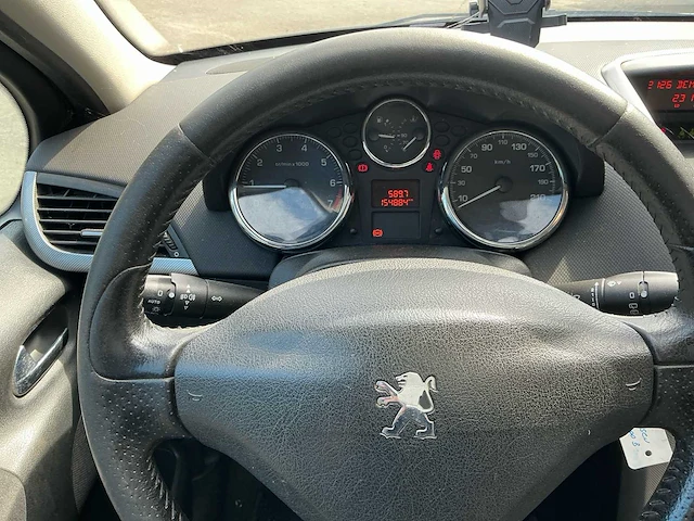 2007 peugeot 207 schadewagen personenauto - afbeelding 8 van  32