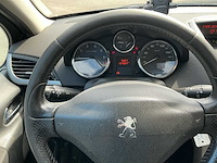 2007 peugeot 207 schadewagen personenauto - afbeelding 8 van  32