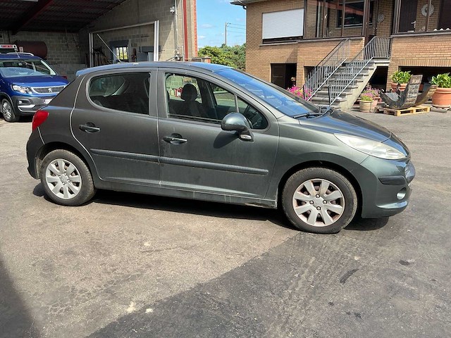 2007 peugeot 207 schadewagen personenauto - afbeelding 29 van  32