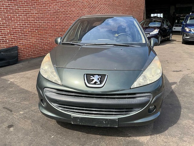 2007 peugeot 207 schadewagen personenauto - afbeelding 31 van  32