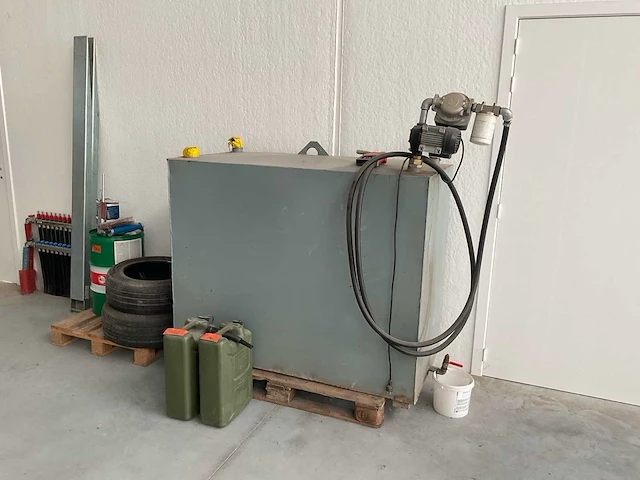 2007 piusi k33 brandstoftank met pomp en toebehoren - afbeelding 1 van  14