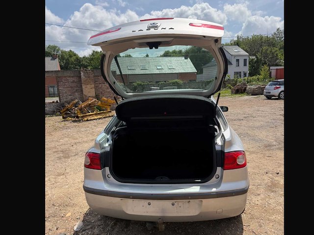 2007 renault laguna 1.9 dci auto - afbeelding 6 van  9