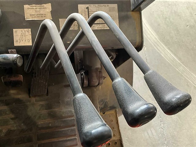 2007 tailift vorkheftruck - free lift - 3000kg - afbeelding 9 van  21