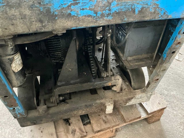 2007 tyrolit / diamond products cc3728-6-36 vloerzaagmachine - afbeelding 6 van  12