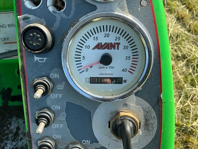 2008 avant m635 kniklader - afbeelding 16 van  17