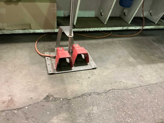 2008 farina cfo410 cnc guillotineschaar - afbeelding 16 van  18