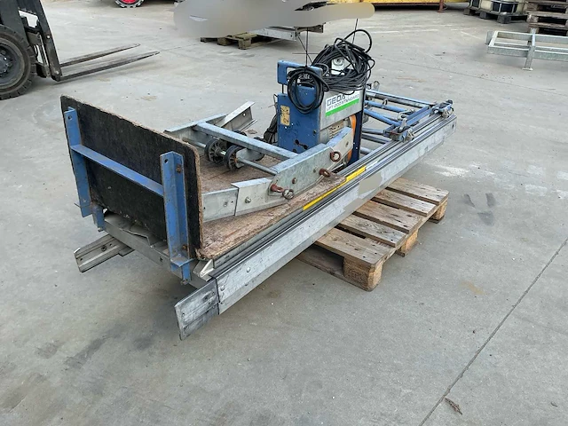 2008 geda lift 200 standard bouwlift - afbeelding 1 van  13