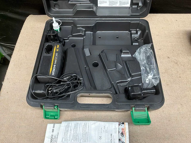 2008 hitachi nr 90gr2 gas-strayspijkerapparaat - afbeelding 2 van  4