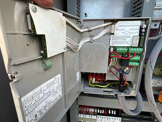 2008 ime r10436aa metalen horizontale bandzaagmachine - afbeelding 29 van  37