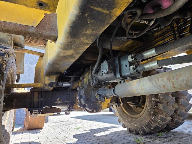 2008 komatsu pw110r-1 - mobiele wielgraafmachine - afbeelding 11 van  32