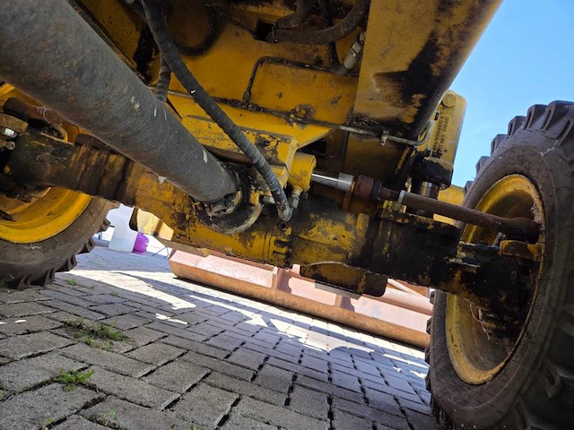 2008 komatsu pw110r-1 - mobiele wielgraafmachine - afbeelding 13 van  32