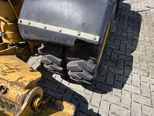 2008 komatsu pw110r-1 - mobiele wielgraafmachine - afbeelding 2 van  16
