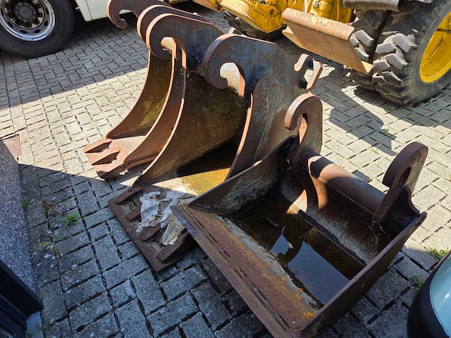 2008 komatsu pw110r-1 - mobiele wielgraafmachine - afbeelding 11 van  16