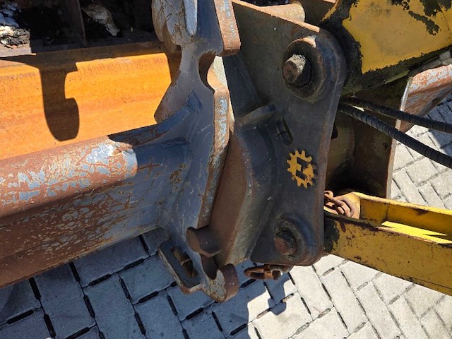2008 komatsu pw110r-1 - mobiele wielgraafmachine - afbeelding 6 van  16