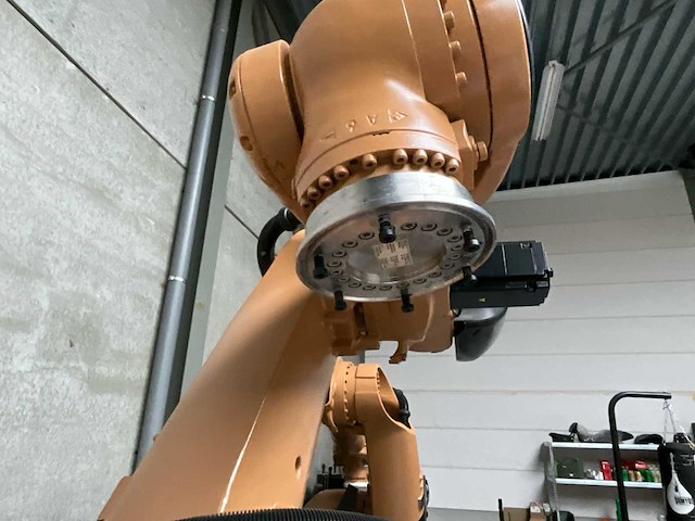 2008 kuka krc industriële robot (2x) - afbeelding 5 van  12