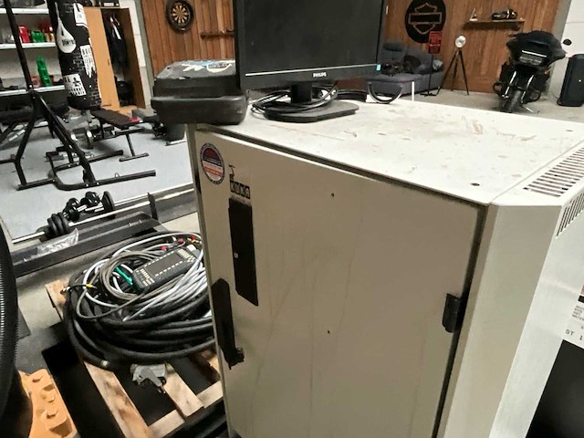 2008 kuka krc industriële robot (2x) - afbeelding 6 van  12