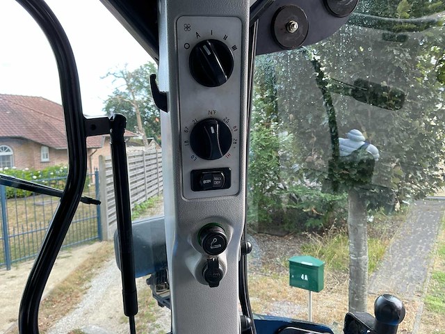 2008 new holland t6050 vierwielaangedreven landbouwtractor - afbeelding 8 van  37