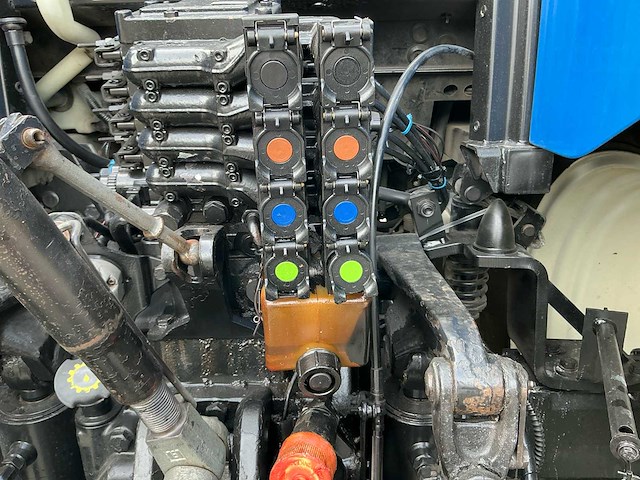 2008 new holland t6050 vierwielaangedreven landbouwtractor - afbeelding 20 van  37