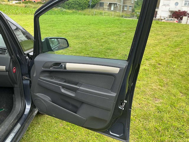 2008 opel zafira 2.2 direct 7 plaatsen personenauto - afbeelding 9 van  17