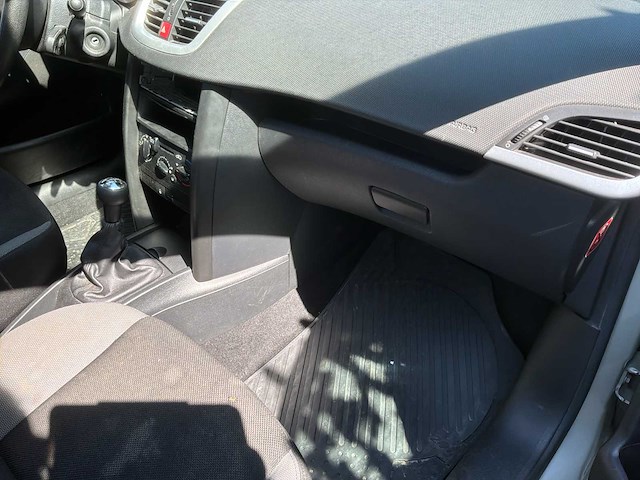 2008 peugeot 207 auto - afbeelding 17 van  34