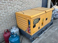2008 potain igo 26 bouwkraan - zelfopbouwkraan met atlas copco qas 30 kds generatorset en bouwplaatsaccessoires - afbeelding 31 van  47