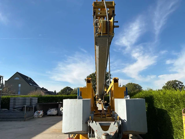 2008 potain igo 26 bouwkraan - zelfopbouwkraan met atlas copco qas 30 kds generatorset en bouwplaatsaccessoires - afbeelding 19 van  47