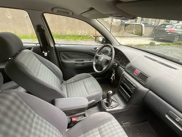 2008 skoda octavia personenauto - afbeelding 16 van  18