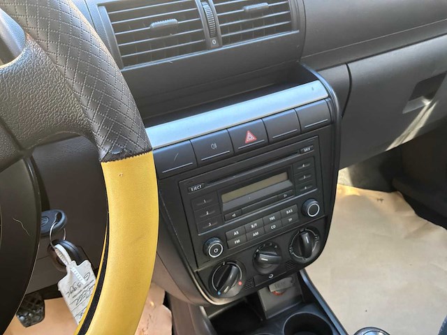 2008 volkswagen fox personenauto - afbeelding 13 van  16