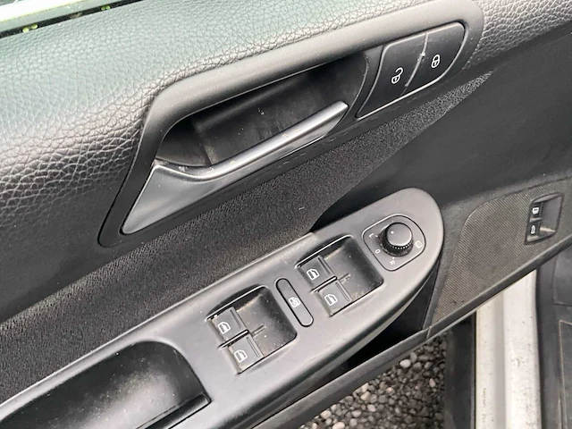2008 volkswagen passat personenauto - afbeelding 3 van  29