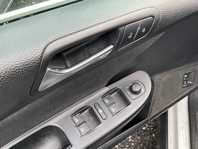 2008 volkswagen passat personenauto - afbeelding 9 van  29