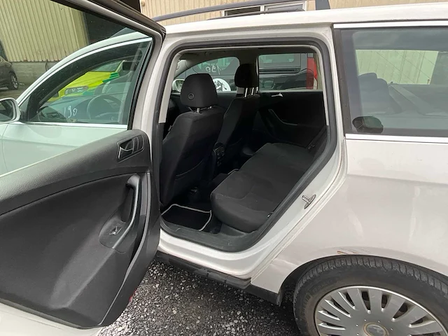 2008 volkswagen passat personenauto - afbeelding 21 van  29