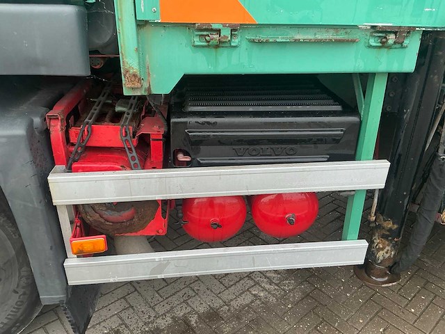 2008 volvo fm 440 vrachtwagen met laadkraan - afbeelding 6 van  35