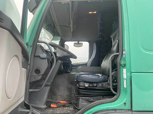 2008 volvo fm 440 vrachtwagen met laadkraan - afbeelding 16 van  35
