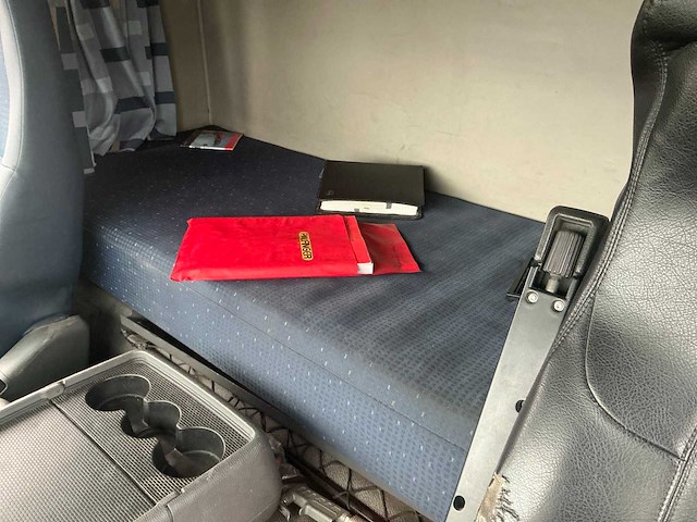 2008 volvo fm 440 vrachtwagen met laadkraan - afbeelding 20 van  35