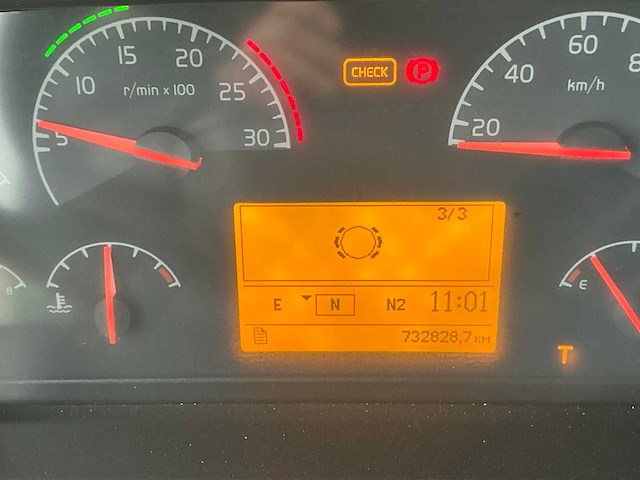 2008 volvo fm 440 vrachtwagen met laadkraan - afbeelding 26 van  35