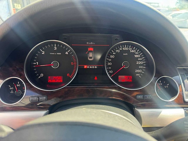 2009 - audi - a8 - car - afbeelding 17 van  18