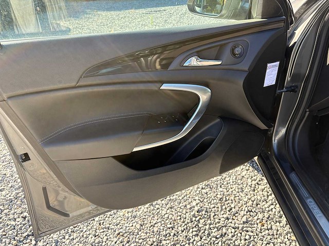 2009 - opel - insignia - 1.6 t executive - car - afbeelding 13 van  31