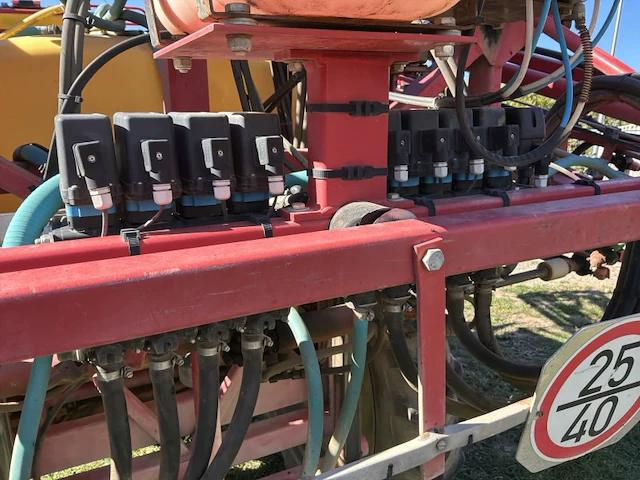 2009 beyne plk27/2500/260/7v veldspuit - afbeelding 26 van  42