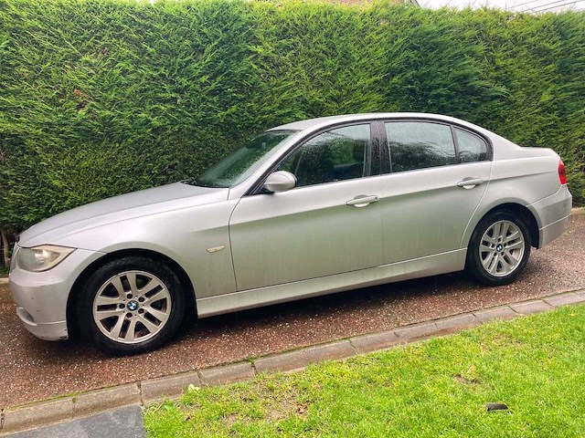 2009 bmw 320 d berline personenauto - afbeelding 12 van  20