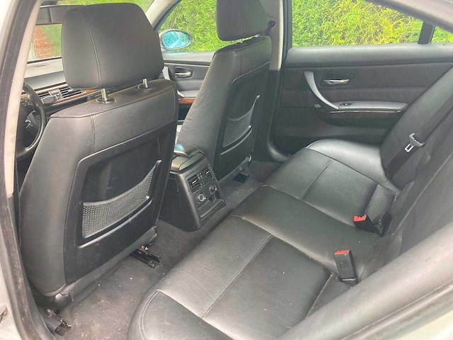 2009 bmw 320 d berline personenauto - afbeelding 4 van  18
