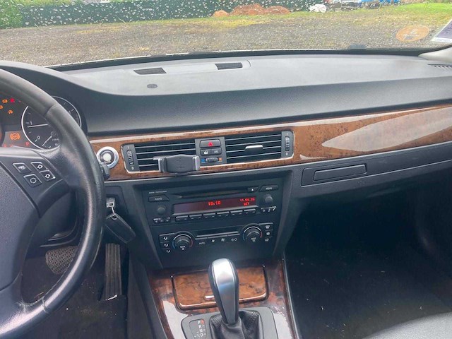 2009 bmw 320 d berline personenauto - afbeelding 8 van  18