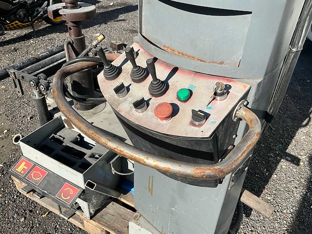 2009 carflex 898ita banden montageapparaat - afbeelding 21 van  29